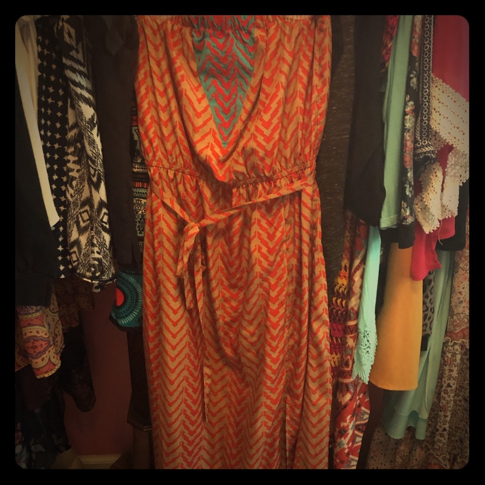 Strapless striped maxi with tie belt